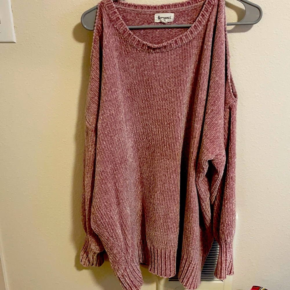 Oversized cut shoulders sweater for fall